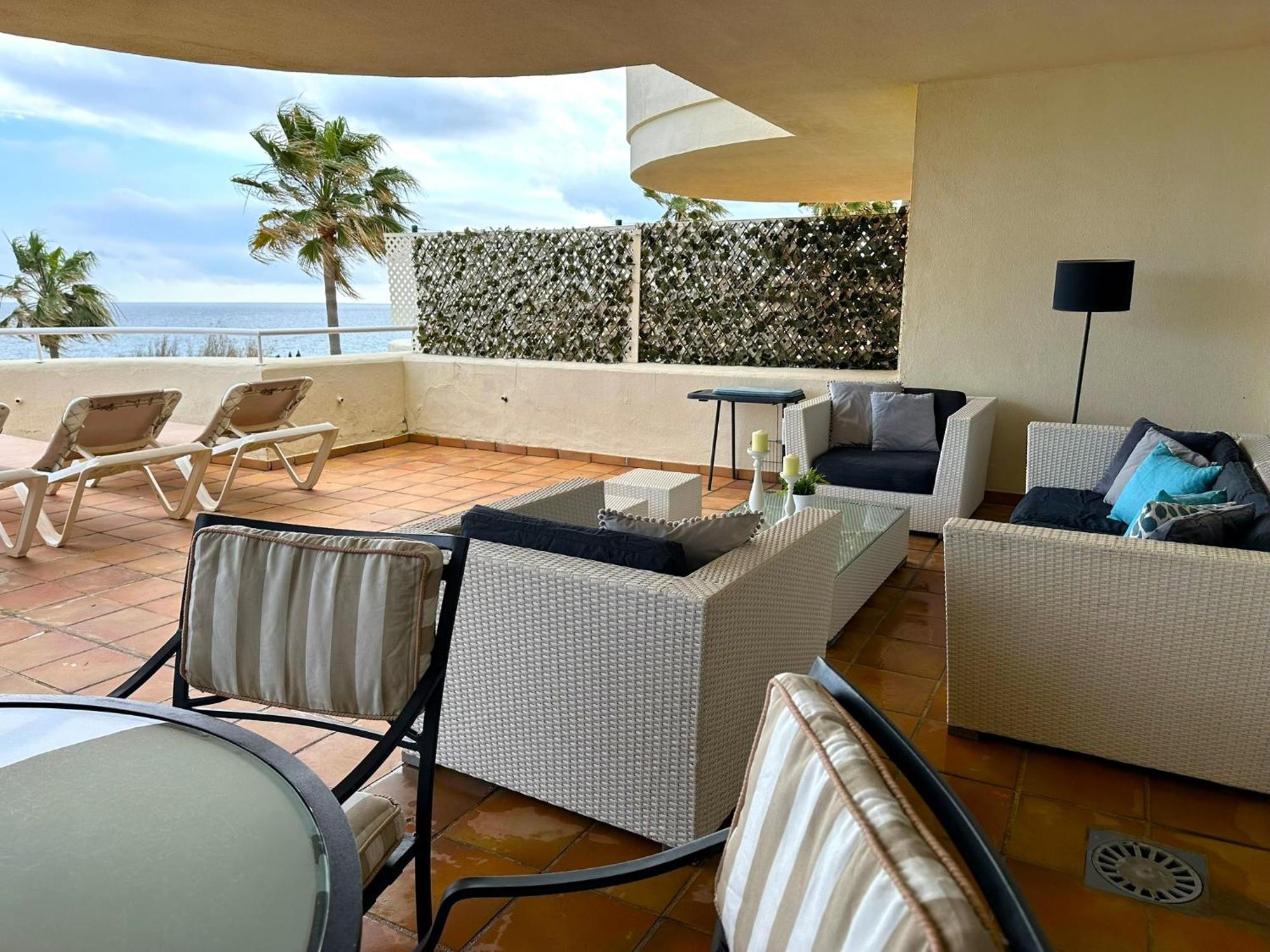 Apartments Bermuda Beach Estepona Bagian luar foto