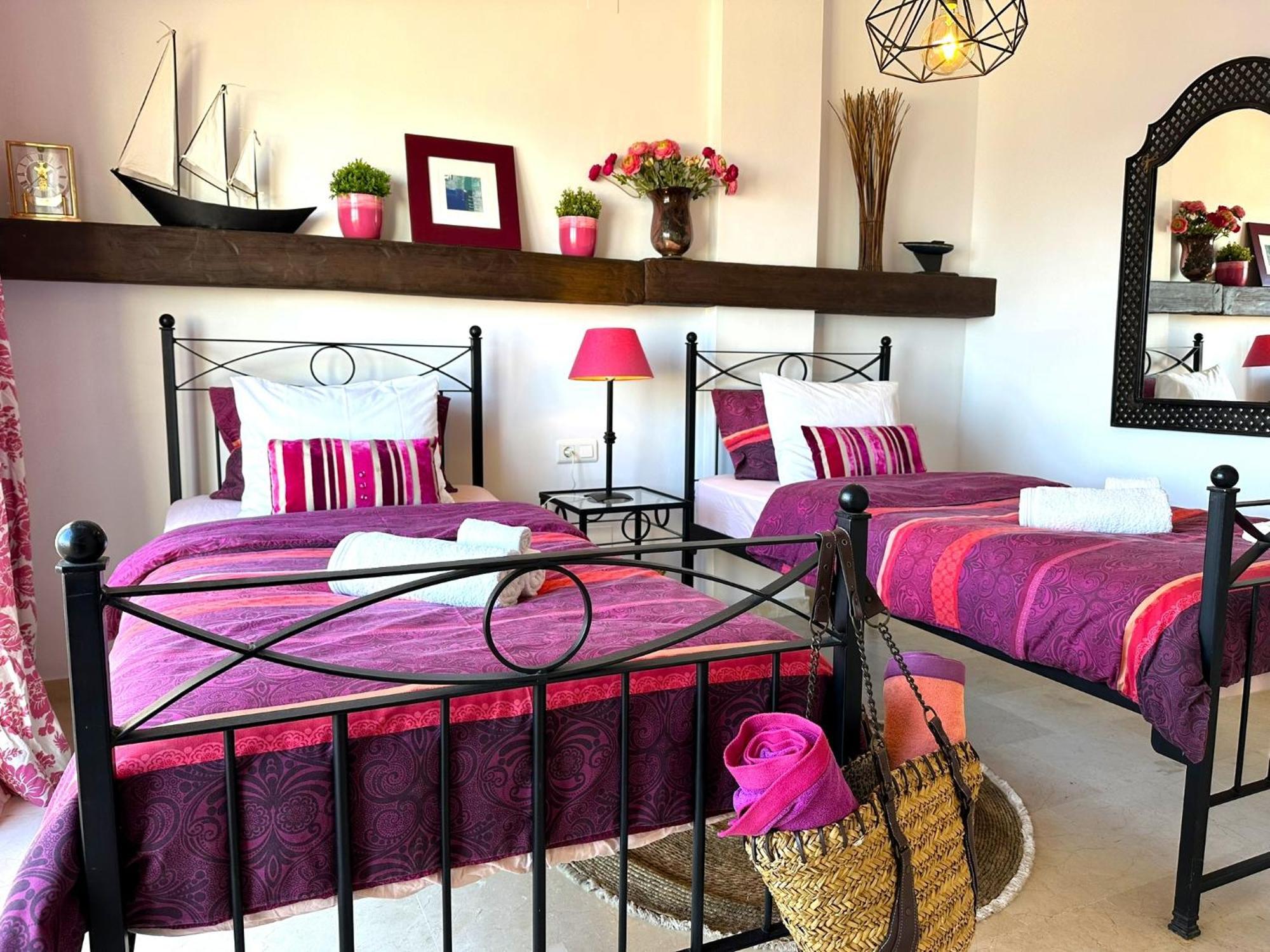Apartments Bermuda Beach Estepona Bagian luar foto