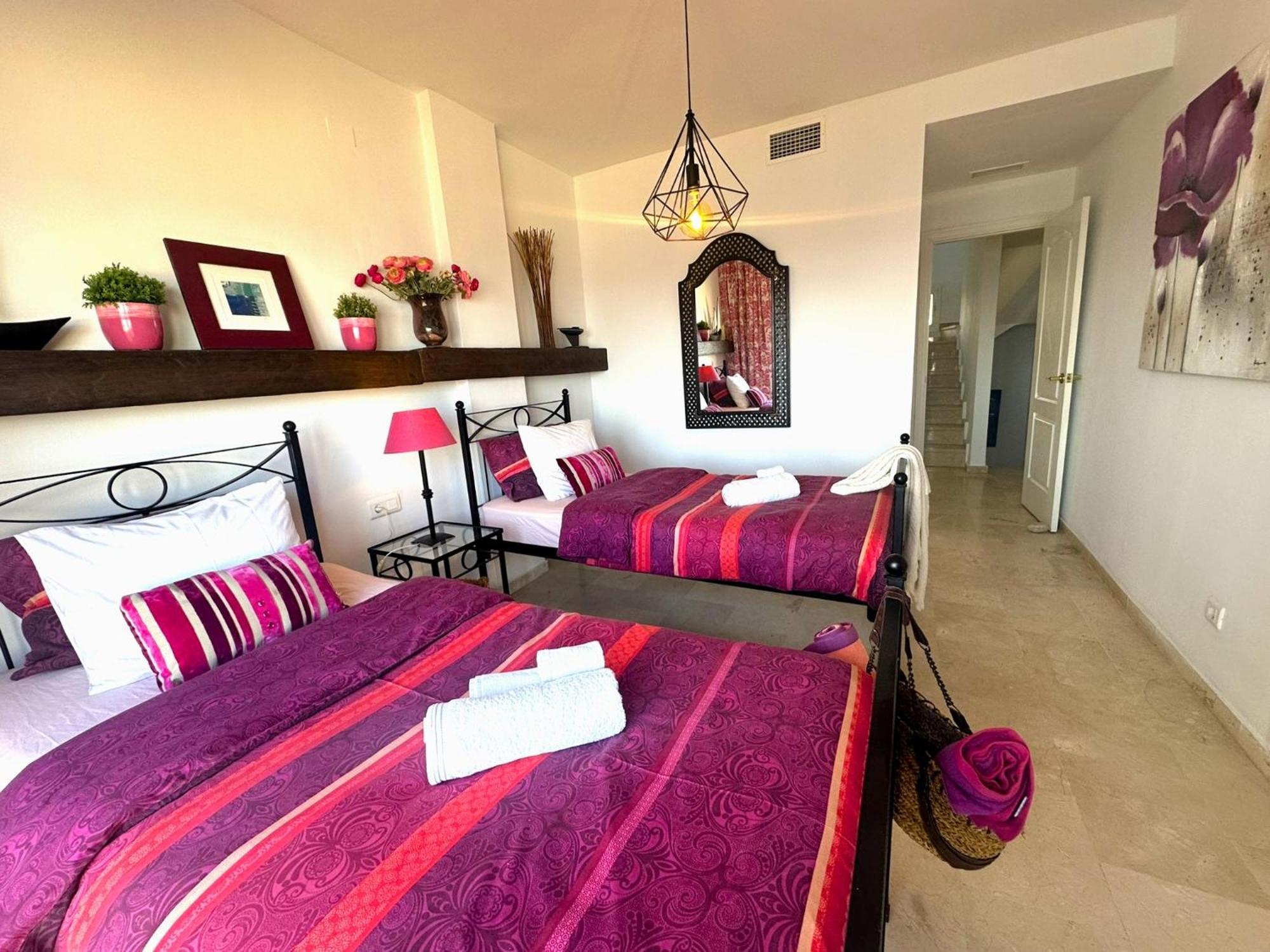 Apartments Bermuda Beach Estepona Bagian luar foto