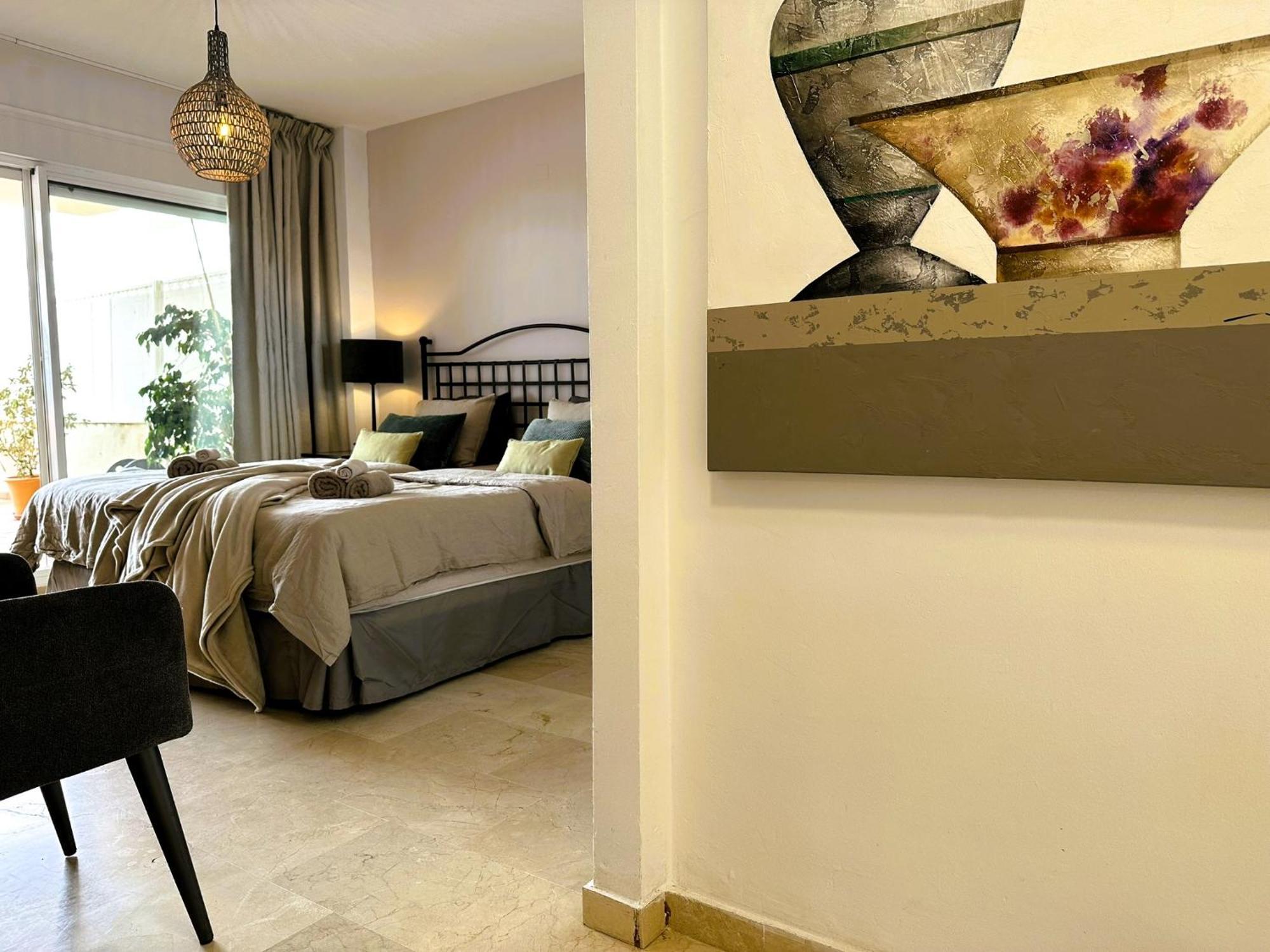 Apartments Bermuda Beach Estepona Bagian luar foto
