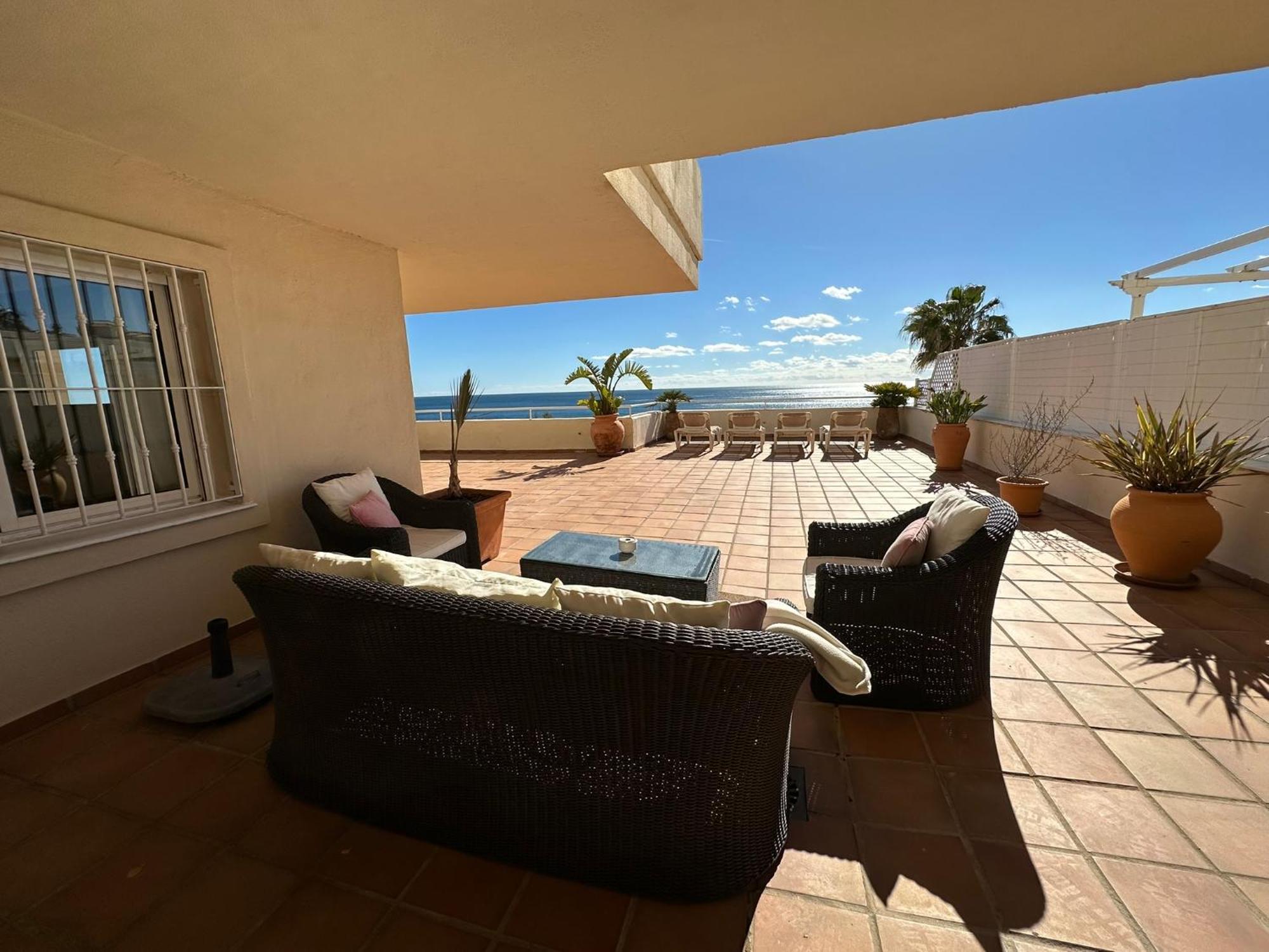 Apartments Bermuda Beach Estepona Bagian luar foto