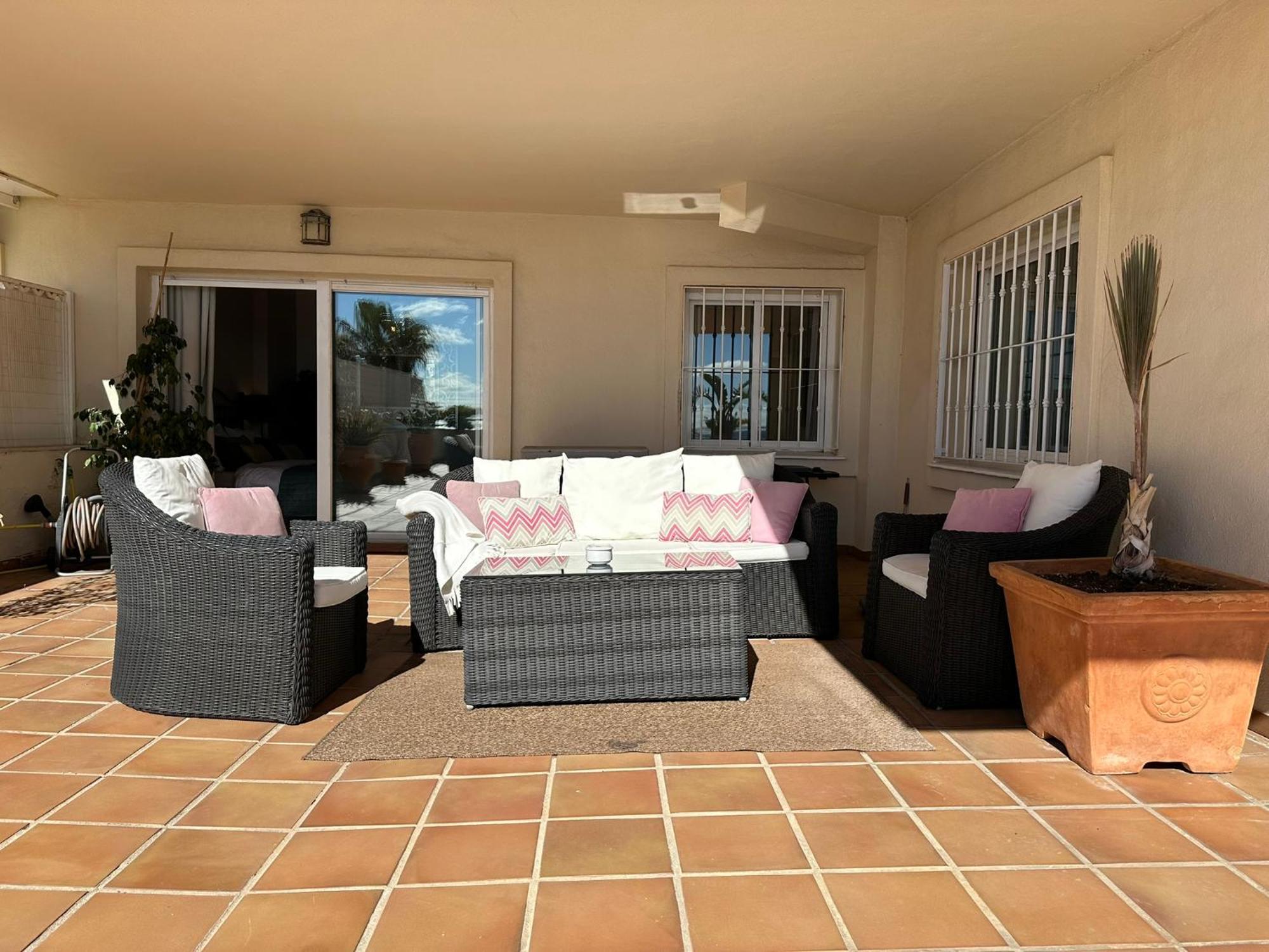 Apartments Bermuda Beach Estepona Bagian luar foto
