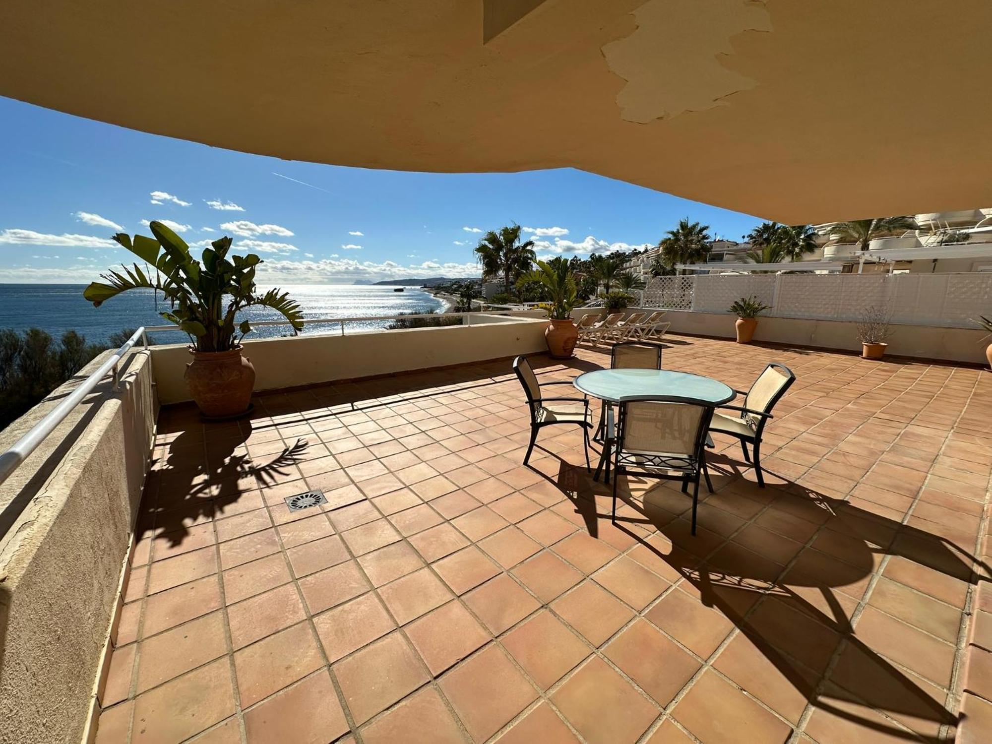 Apartments Bermuda Beach Estepona Bagian luar foto
