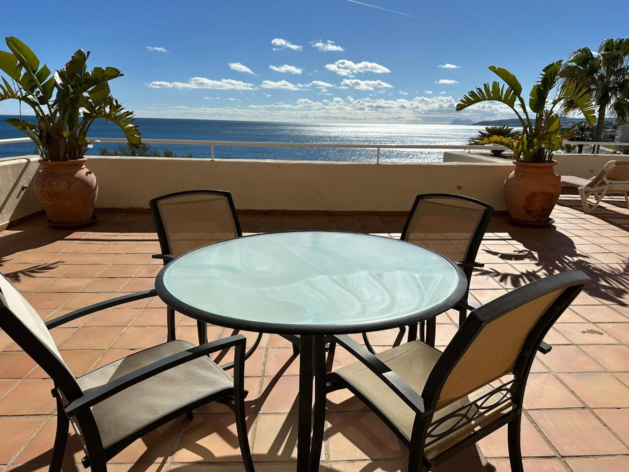 Apartments Bermuda Beach Estepona Bagian luar foto