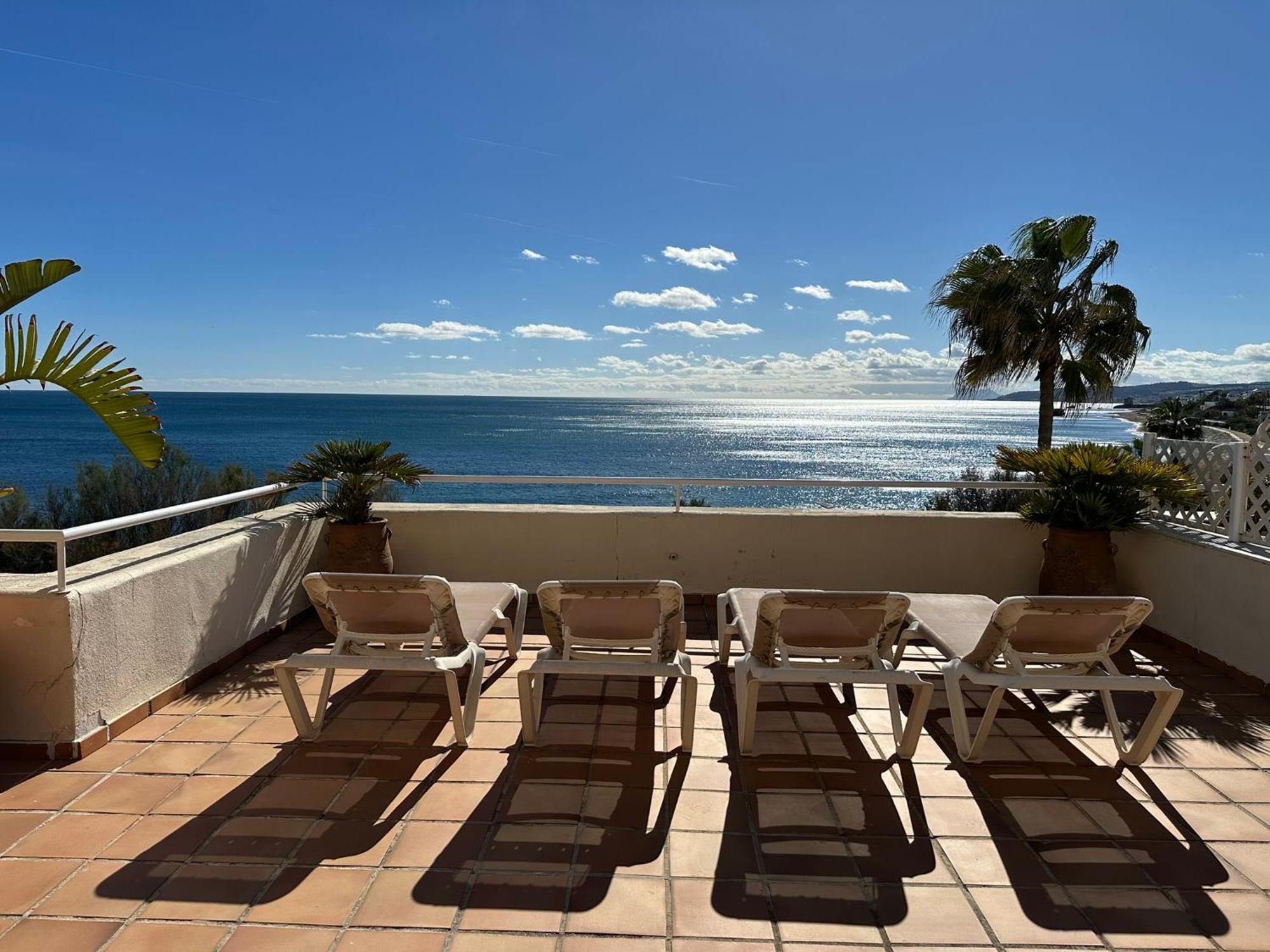 Apartments Bermuda Beach Estepona Bagian luar foto