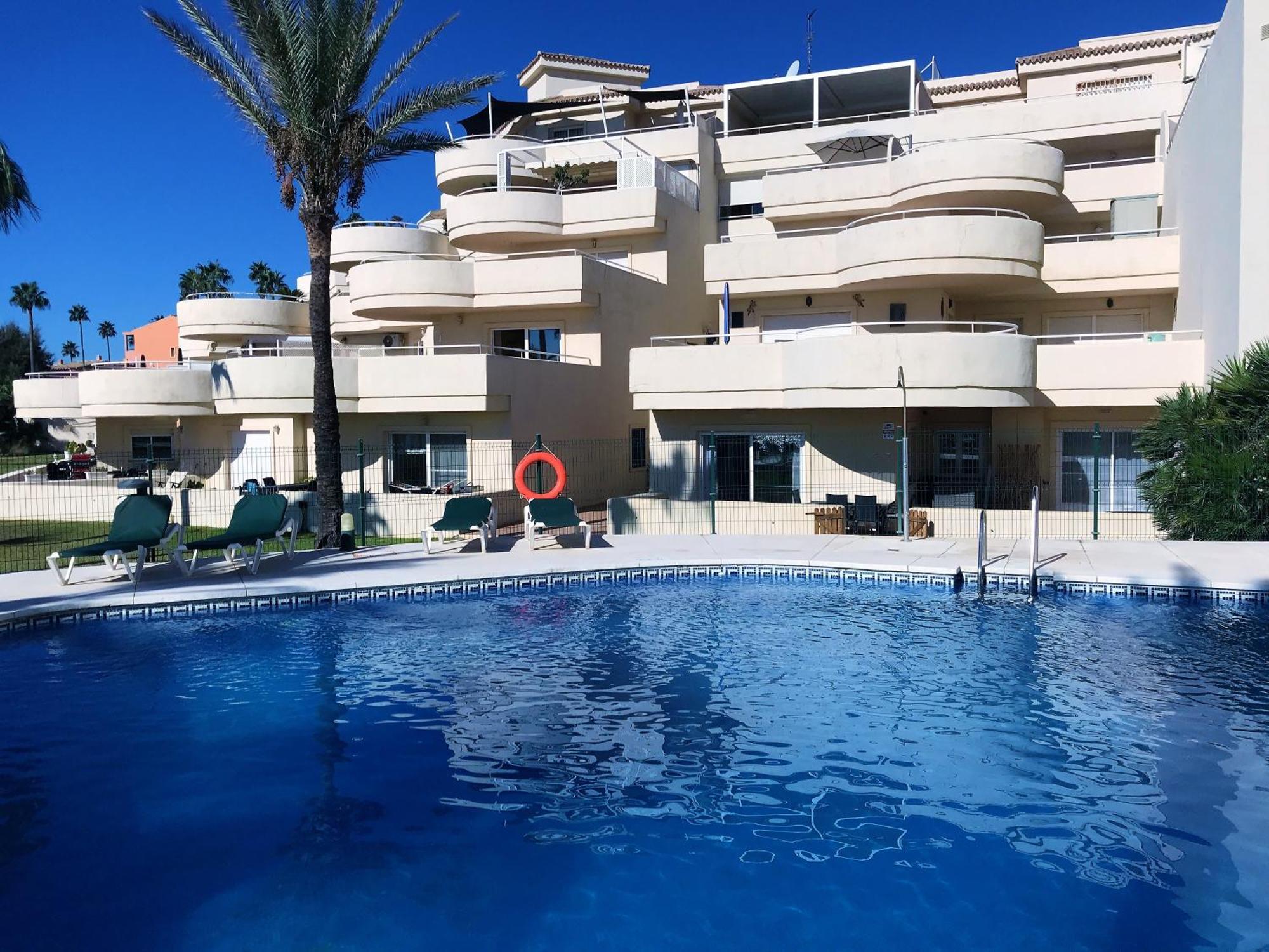 Apartments Bermuda Beach Estepona Bagian luar foto